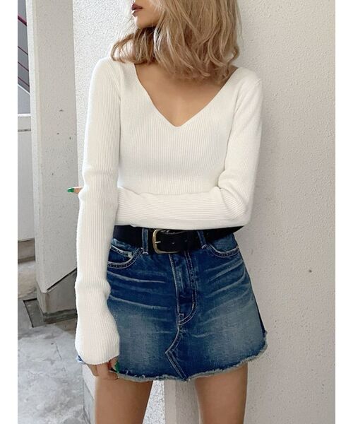 GYDA(ジェイダ)の「リブVネックニット TOPS(ニット/セーター・レディース・ブラック/ベージュ/オフホワイト・FREE)」の8枚目の写真