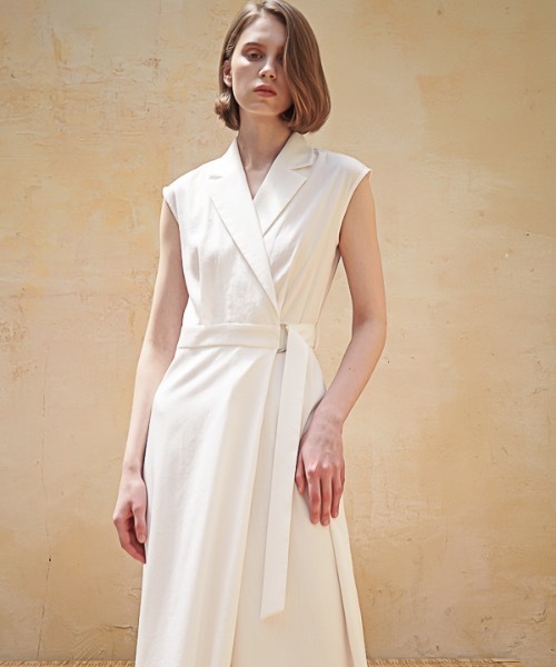 ACUD（アクド）の「【ACUD 】スリーブレステイラード ラップワンピース / Sleeveless Tailored Wrap One-Piece（シャツワンピース・レディース・ホワイト/ブラック/ブルー・SMALL/MEDIUM）」の7枚目の写真