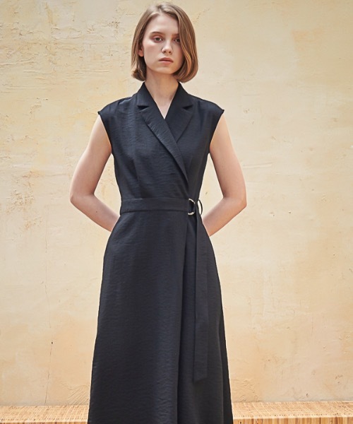 ACUD（アクド）の「【ACUD 】スリーブレステイラード ラップワンピース / Sleeveless Tailored Wrap One-Piece（シャツワンピース・レディース・ホワイト/ブラック/ブルー・SMALL/MEDIUM）」の16枚目の写真