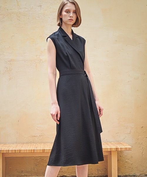 ACUD（アクド）の「【ACUD 】スリーブレステイラード ラップワンピース / Sleeveless Tailored Wrap One-Piece（シャツワンピース・レディース・ホワイト/ブラック/ブルー・SMALL/MEDIUM）」の20枚目の写真