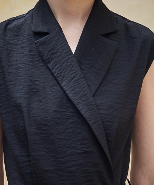 ACUD（アクド）の「【ACUD 】スリーブレステイラード ラップワンピース / Sleeveless Tailored Wrap One-Piece（シャツワンピース・レディース・ホワイト/ブラック/ブルー・SMALL/MEDIUM）」の8枚目の写真