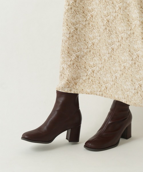 RAY CASSIN（レイカズン）の「ストレッチオブリークブーツ（ブーツ・レディース・ブラック/ベージュ/ブラウン/キナリ・SMALL/MEDIUM/LARGE）」の3枚目の写真