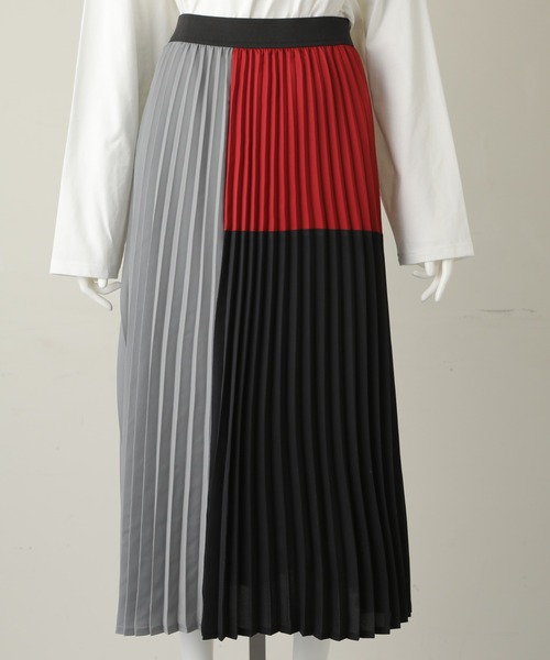 MILKFED.(ミルクフェド)の「COLORBLOCK PLEATED SKIRT(スカート・レディース・ブラック/ネイビー/グリーン・ONE SIZE)」の9枚目の写真