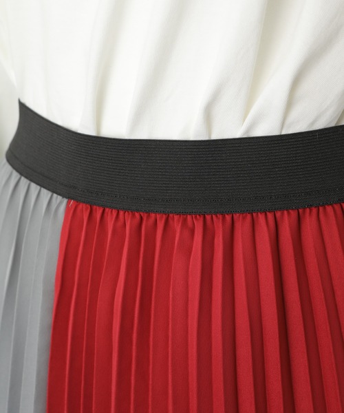 MILKFED.(ミルクフェド)の「COLORBLOCK PLEATED SKIRT(スカート・レディース・ブラック/ネイビー/グリーン・ONE SIZE)」の12枚目の写真