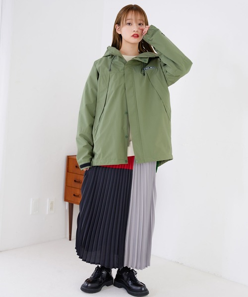 MILKFED.(ミルクフェド)の「COLORBLOCK PLEATED SKIRT(スカート・レディース・ブラック/ネイビー/グリーン・ONE SIZE)」の16枚目の写真