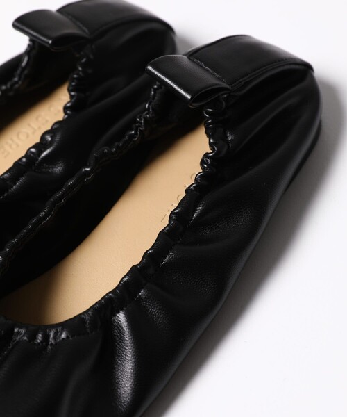 FREAK'S STORE（フリークスストア）の「▽【WEB限定】スクエアトゥギャザーバレエシューズ（バレエシューズ・レディース・ブラック/ダークブラウン/ナチュラル・23.5cm/24.0cm/25.0cm/22.5cm/24.5cm/23.0cm）」の11枚目の写真