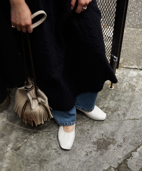 FREAK'S STORE（フリークスストア）の「▽【WEB限定】スクエアトゥギャザーバレエシューズ（バレエシューズ・レディース・ブラック/ダークブラウン/ナチュラル・23.5cm/24.0cm/25.0cm/22.5cm/24.5cm/23.0cm）」の14枚目の写真