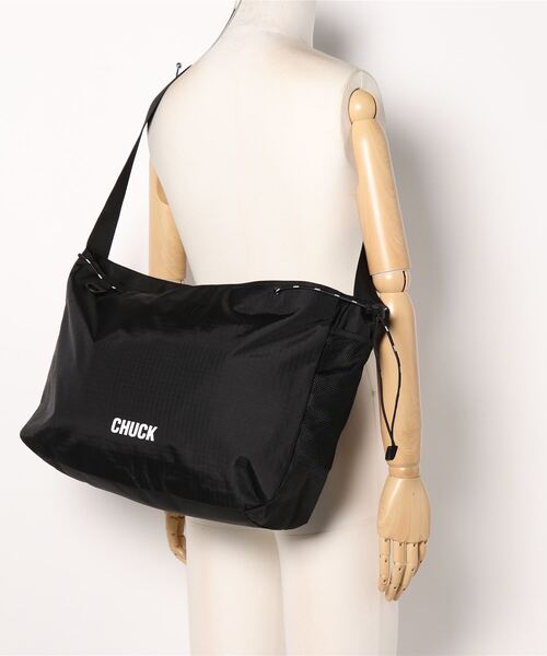 CHUCK(チャック)の「【UNISEX】CHUCK/ミディCross Bag 2238925(ショルダーバッグ・レディース・ブラック・FREE)」の15枚目の写真
