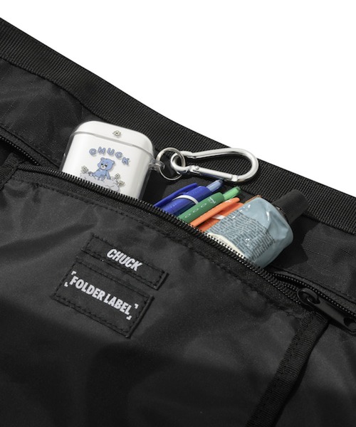 CHUCK(チャック)の「【UNISEX】CHUCK/ミディCross Bag 2238925(ショルダーバッグ・レディース・ブラック・FREE)」の7枚目の写真