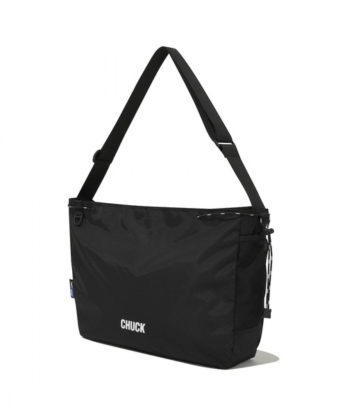 CHUCK(チャック)の「【UNISEX】CHUCK/ミディCross Bag 2238925(ショルダーバッグ・レディース・ブラック・FREE)」の2枚目の写真