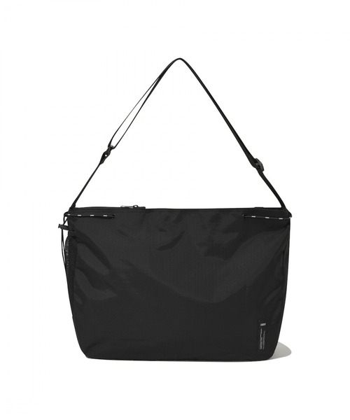 CHUCK(チャック)の「【UNISEX】CHUCK/ミディCross Bag 2238925(ショルダーバッグ・レディース・ブラック・FREE)」の9枚目の写真