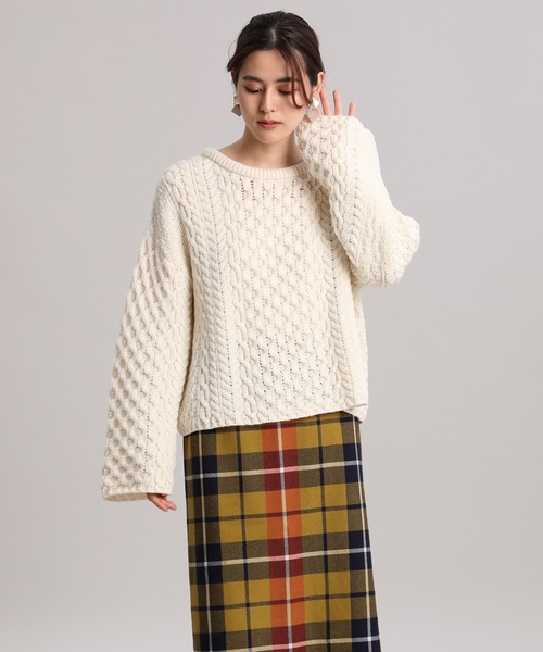 INED(イネド)の「フィッシャーマンニット(ニット/セーター・レディース・レッド/オフホワイト・9号)」の4枚目の写真