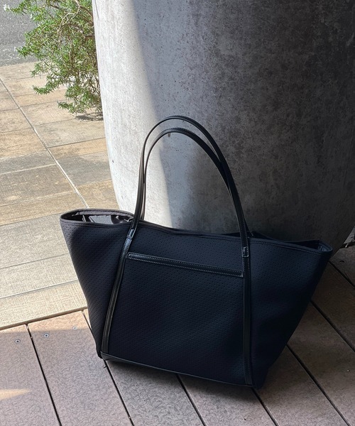 RIVE DROITE(リヴドロワ)の「【R.good(アールドットグッド)】ウエットパンチングトート(トートバッグ・レディース・ブラック/グレー/ベージュ・FREE)」の9枚目の写真