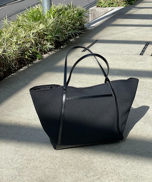 RIVE DROITE(リヴドロワ)の「【R.good(アールドットグッド)】ウエットパンチングトート(トートバッグ・レディース・ブラック/グレー/ベージュ・FREE)」の15枚目の写真