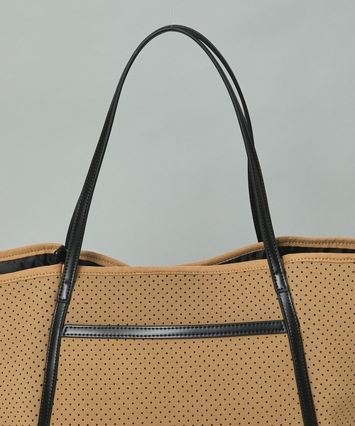 RIVE DROITE(リヴドロワ)の「【R.good(アールドットグッド)】ウエットパンチングトート(トートバッグ・レディース・ブラック/グレー/ベージュ・FREE)」の21枚目の写真