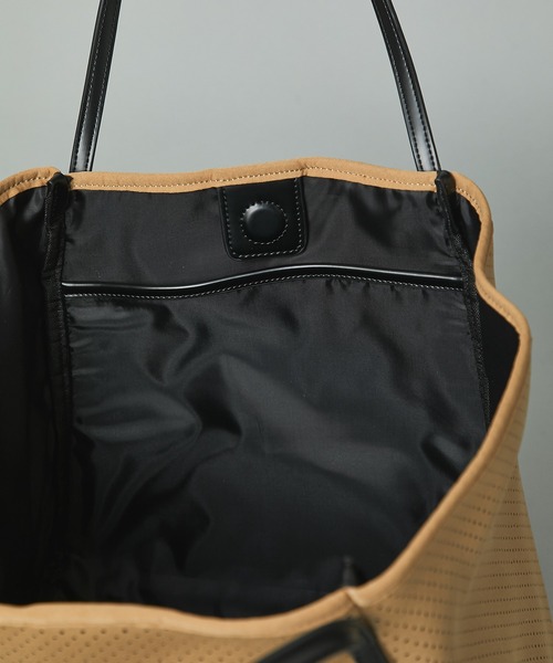 RIVE DROITE(リヴドロワ)の「【R.good(アールドットグッド)】ウエットパンチングトート(トートバッグ・レディース・ブラック/グレー/ベージュ・FREE)」の6枚目の写真