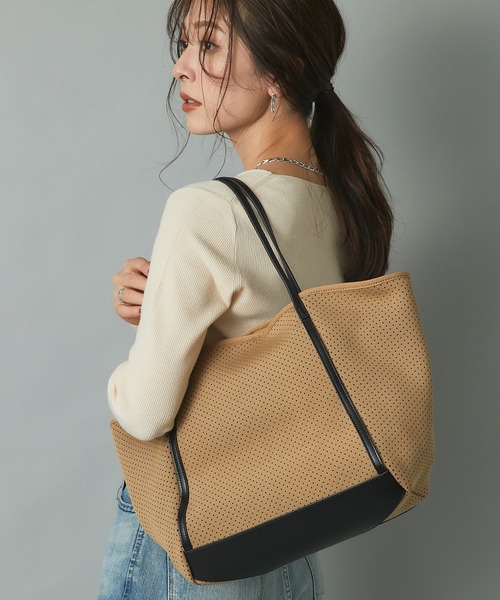 RIVE DROITE(リヴドロワ)の「【R.good(アールドットグッド)】ウエットパンチングトート(トートバッグ・レディース・ブラック/グレー/ベージュ・FREE)」の20枚目の写真