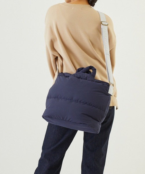ROOTOTE(ルートート)の「ROOTOTE×NISHIKAWA アップサイクルダウンルートート/フェザールー.デリ 2WAY.OFTON-A(ショルダーバッグ・レディース・ネイビー/キャメル/サックスブルー・FREE)」の2枚目の写真