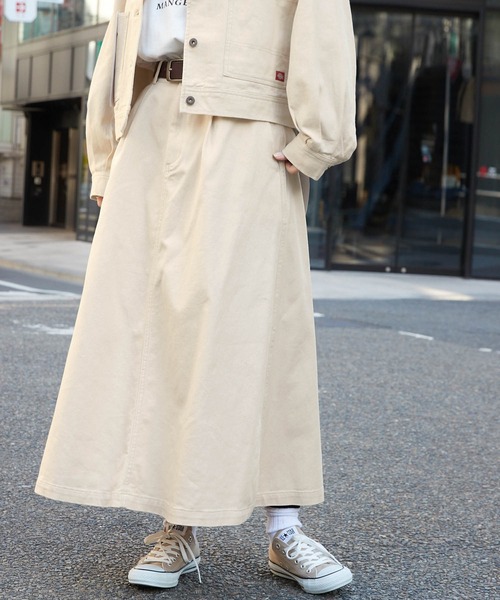 Dickies（ディッキーズ）の「Dickies/ディッキーズ バックロゴ刺繍カツラギフレアロングスカート＜セットアップ可能＞（スカート・レディース・オフホワイト/カーキ/スミクロ・M/L）」の3枚目の写真