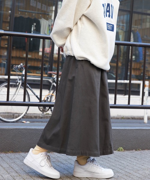 Dickies（ディッキーズ）の「Dickies/ディッキーズ バックロゴ刺繍カツラギフレアロングスカート＜セットアップ可能＞（スカート・レディース・オフホワイト/カーキ/スミクロ・M/L）」の10枚目の写真
