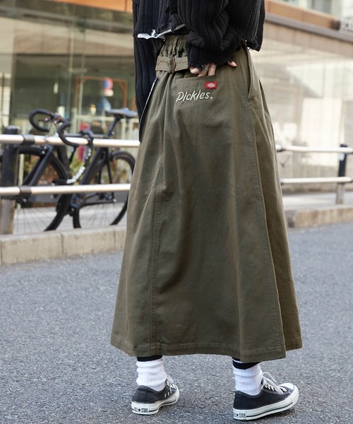 Dickies（ディッキーズ）の「Dickies/ディッキーズ バックロゴ刺繍カツラギフレアロングスカート＜セットアップ可能＞（スカート・レディース・オフホワイト/カーキ/スミクロ・M/L）」の17枚目の写真