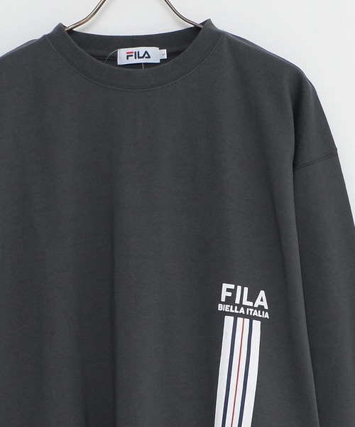 FILA(フィラ)の「【FILA/フィラ】WEB限定 別注 ワンポイントロゴ ラインプリント 綿100% ビックシルエット ドロップショルダー ロンT 長袖Tシャツ(Tシャツ/カットソー・メンズ・ホワイト/チャコールグレー/ブラック・LL/M/L)」の1枚目の写真
