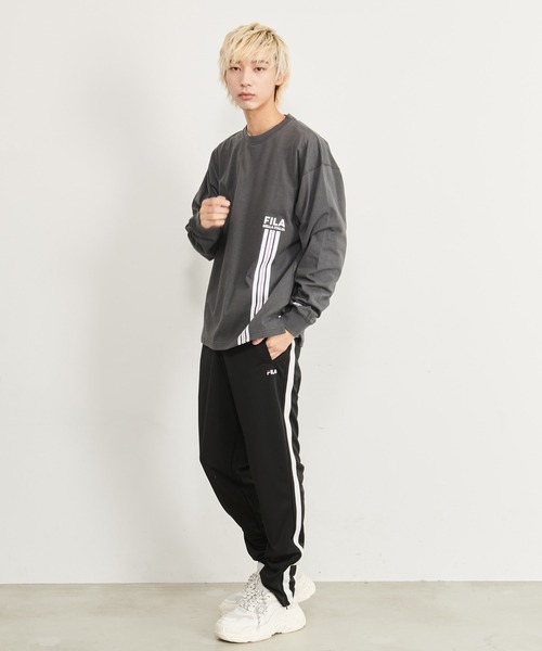 FILA(フィラ)の「【FILA/フィラ】WEB限定 別注 ワンポイントロゴ ラインプリント 綿100% ビックシルエット ドロップショルダー ロンT 長袖Tシャツ(Tシャツ/カットソー・メンズ・ホワイト/チャコールグレー/ブラック・LL/M/L)」の21枚目の写真