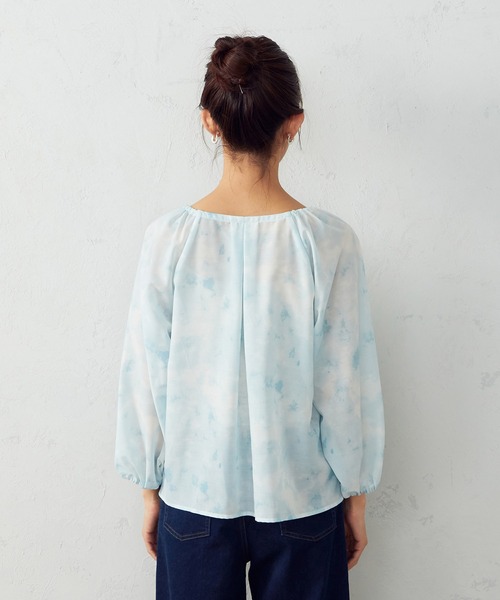 COMME CA ISM（コムサイズム）の「タイダイ風プリント シアー ブラウス（シャツ/ブラウス・レディース・ライトグレー系/ベージュ系/サックスブルー系・SMALL/MEDIUM/LARGE）」の12枚目の写真