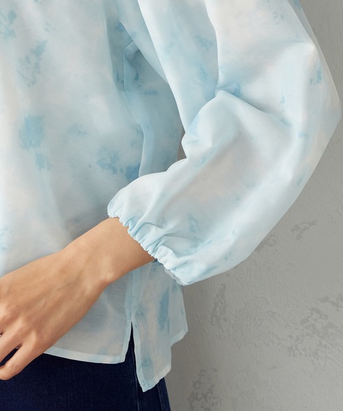COMME CA ISM（コムサイズム）の「タイダイ風プリント シアー ブラウス（シャツ/ブラウス・レディース・ライトグレー系/ベージュ系/サックスブルー系・SMALL/MEDIUM/LARGE）」の14枚目の写真