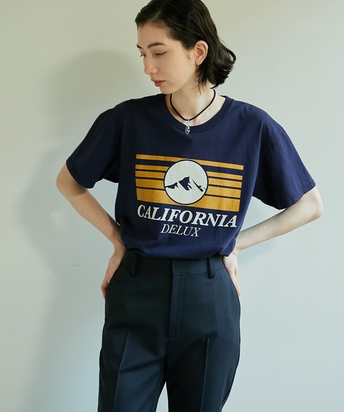 CALUX（キャラクス）の「【CALUX】プリントTシャツ/MOUNTAIN（Tシャツ/カットソー・レディース・ネイビー・FREE）」の13枚目の写真