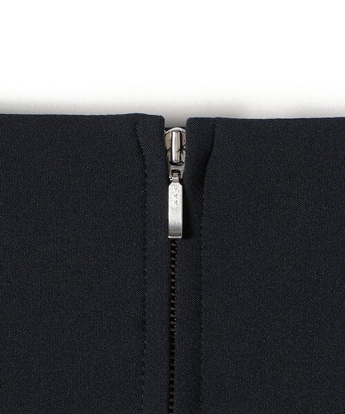 SHIPS（シップス）の「〈手洗い可能〉フロントジップストレッチタイトスカート◇（スカート・レディース・ダークグレー/ナチュラル/ライトグリーン・40/38/36）」の21枚目の写真