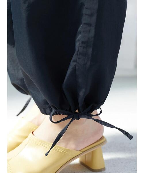 Green　Parks（グリーンパークス）の「裾ドロストサロペット（サロペット/オーバーオール・レディース・カーキ/ダークネイビー・FREE）」の12枚目の写真