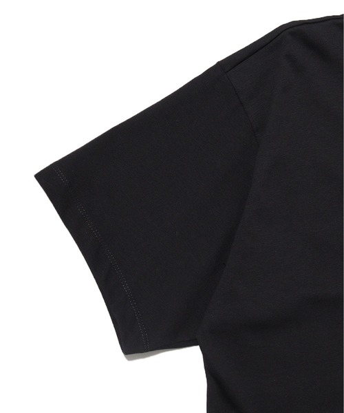 Levi's(リーバイス)の「グラフィックTシャツ エンボス CAVIAR(Tシャツ/カットソー・レディース・ブラック・S/M/XS)」の11枚目の写真