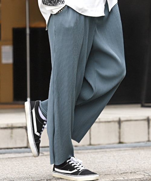 LUXSTYLE(ラグスタイル)の「クレーププリーツワイドイージーパンツ(その他パンツ・メンズ・ブラック/グレー/ブルーグレー・M/L)」の1枚目の写真