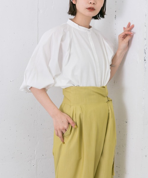 KBF(ケイビーエフ)の「スイッチングオーバーシャツ(シャツ/ブラウス・レディース・ベージュ/オフホワイト/ブラック・ONE)」の2枚目の写真