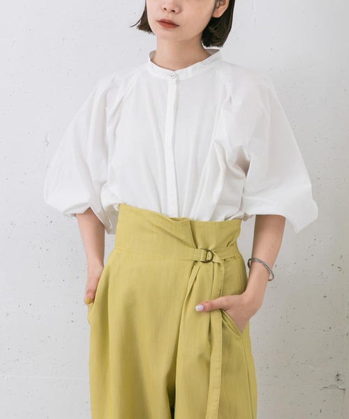 KBF(ケイビーエフ)の「スイッチングオーバーシャツ(シャツ/ブラウス・レディース・ベージュ/オフホワイト/ブラック・ONE)」の7枚目の写真