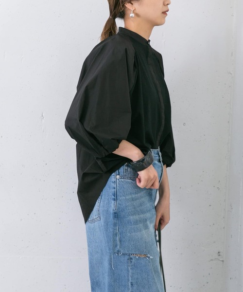 KBF(ケイビーエフ)の「スイッチングオーバーシャツ(シャツ/ブラウス・レディース・ベージュ/オフホワイト/ブラック・ONE)」の13枚目の写真