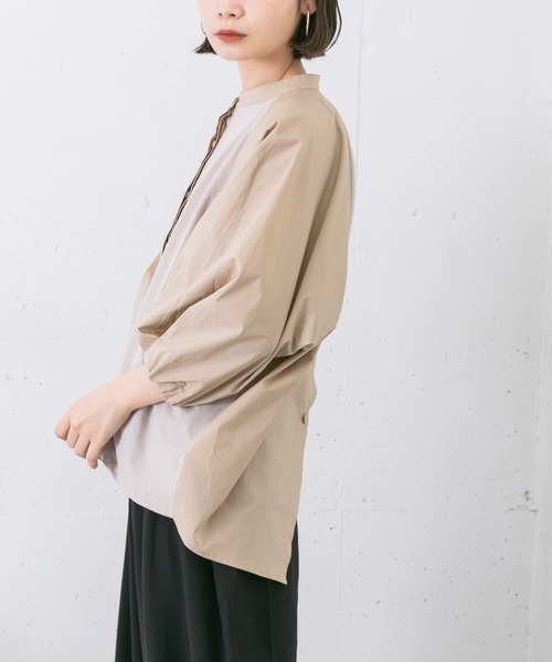 KBF(ケイビーエフ)の「スイッチングオーバーシャツ(シャツ/ブラウス・レディース・ベージュ/オフホワイト/ブラック・ONE)」の20枚目の写真