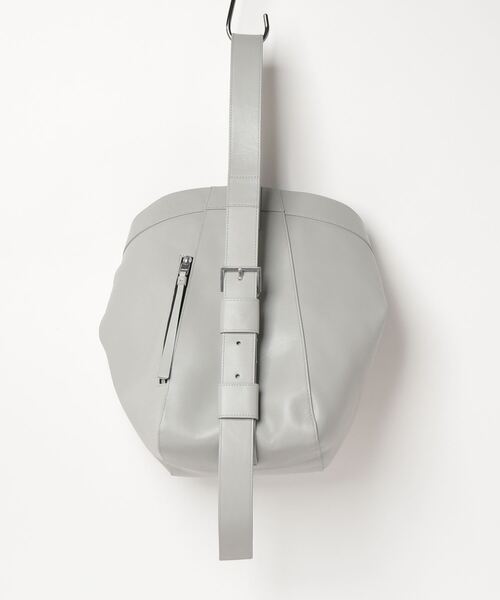 ALLSAINTS（オールセインツ）の「ANOUCK 2-IN-1 LEATHER BACKPACK | ANOUCK 2-in-1 レザー バックパック（バックパック/リュック・レディース・グリーン系その他・ONE SIZE）」の6枚目の写真
