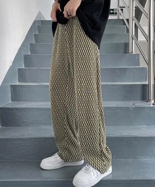 Mimma/Mimaa(ミマ)の「【Mimma/Mimaa】総柄イージーリゾートパンツ(スラックス・メンズ・ホワイト/ブラック/イエロー・FREE)」の3枚目の写真