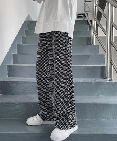 Mimma/Mimaa(ミマ)の「【Mimma/Mimaa】総柄イージーリゾートパンツ(スラックス・メンズ・ホワイト/ブラック/イエロー・FREE)」の2枚目の写真