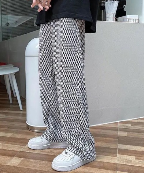 Mimma/Mimaa(ミマ)の「【Mimma/Mimaa】総柄イージーリゾートパンツ(スラックス・メンズ・ホワイト/ブラック/イエロー・FREE)」の4枚目の写真