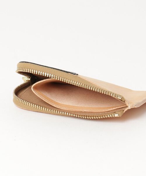 IL BISONTE(イルビゾンテ)の「IL BISONTE / WALLET / JAPAN EXCLUSIVE(財布・レディース・ブラック/ダークブラウン/グレー/ナチュラル・FREE)」の7枚目の写真