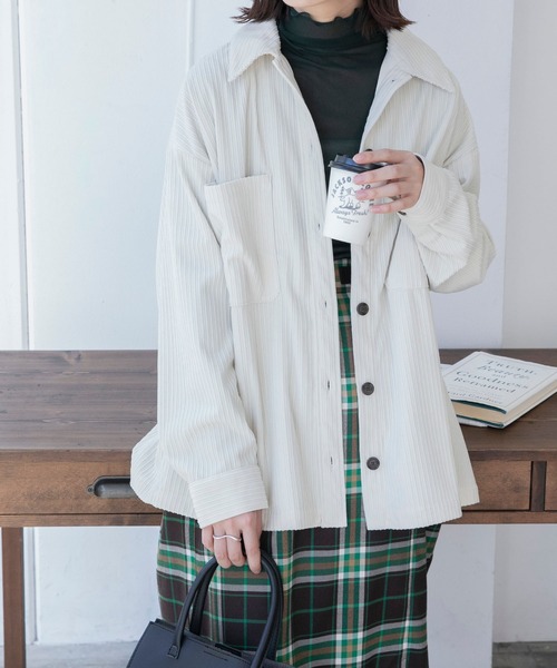 BONLECILL(ボンルシール)の「コーデュロイシャツジャケット(シャツ/ブラウス・レディース・アイボリー/パープル/ブラック/グリーン・FREE)」の5枚目の写真