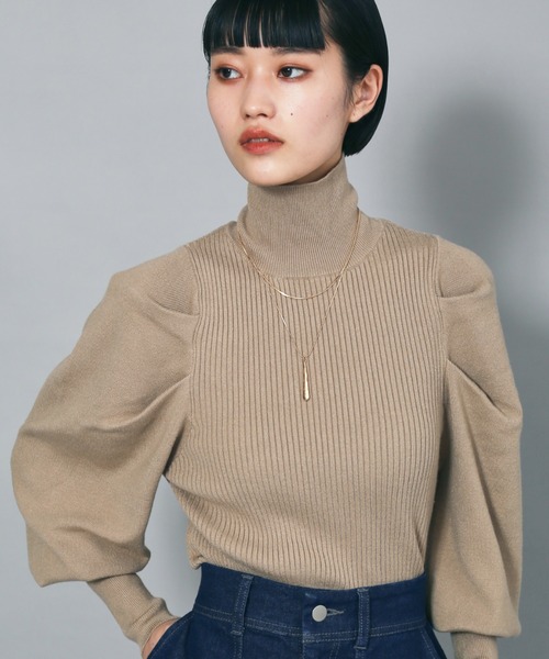 NOMINE（ノミネ）の「ボリュームスリーブタートルニット（ニット/セーター・レディース・ブラック/ピンク/ブルー/キャメル/チャコールグレー/ベージュ/オレンジ/ライム・フリー）」の3枚目の写真
