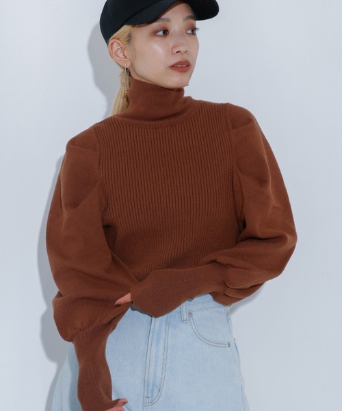 NOMINE（ノミネ）の「ボリュームスリーブタートルニット（ニット/セーター・レディース・ブラック/ピンク/ブルー/キャメル/チャコールグレー/ベージュ/オレンジ/ライム・フリー）」の6枚目の写真