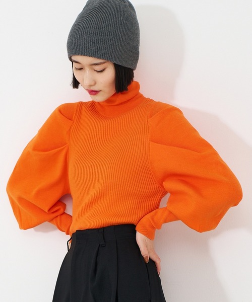 NOMINE（ノミネ）の「ボリュームスリーブタートルニット（ニット/セーター・レディース・ブラック/ピンク/ブルー/キャメル/チャコールグレー/ベージュ/オレンジ/ライム・フリー）」の8枚目の写真