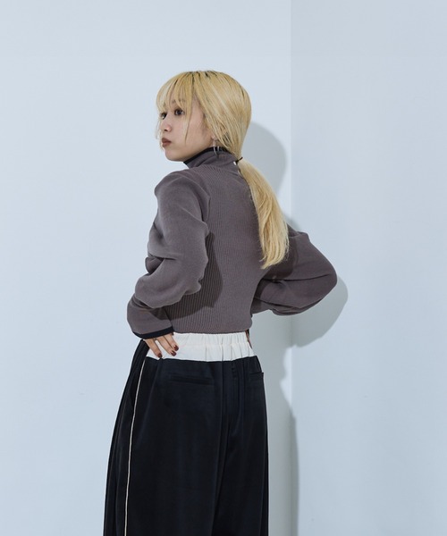 NOMINE（ノミネ）の「ボリュームスリーブタートルニット（ニット/セーター・レディース・ブラック/ピンク/ブルー/キャメル/チャコールグレー/ベージュ/オレンジ/ライム・フリー）」の17枚目の写真