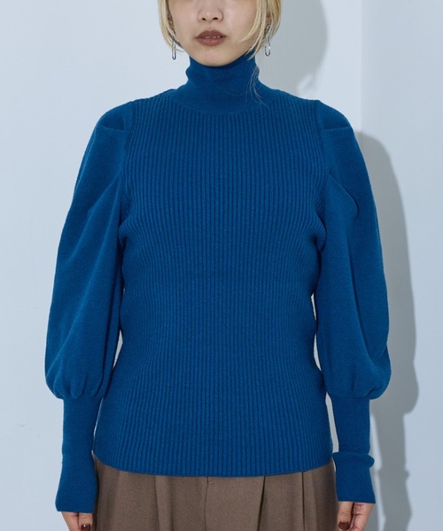 NOMINE（ノミネ）の「ボリュームスリーブタートルニット（ニット/セーター・レディース・ブラック/ピンク/ブルー/キャメル/チャコールグレー/ベージュ/オレンジ/ライム・フリー）」の13枚目の写真