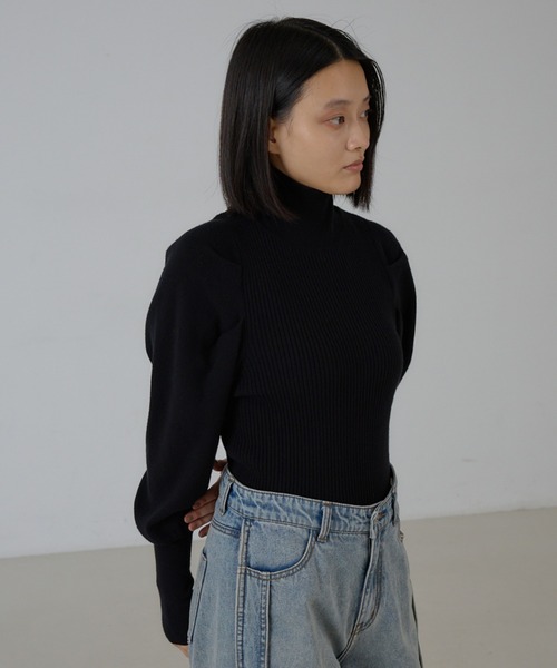 NOMINE(ノミネ)の「ボリュームスリーブタートルニット(ニット/セーター・レディース・ブラック/ピンク/ブルー/キャメル/チャコールグレー/ベージュ/オレンジ/ライム/ダークブラウン・フリー)」の16枚目の写真